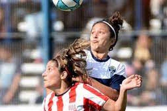 Fútbol femenino: Florencia Sánchez y Julieta Gergo, capitanas de Gimnasia y Estudiantes, cuentan cómo viven la previa del clásico platense