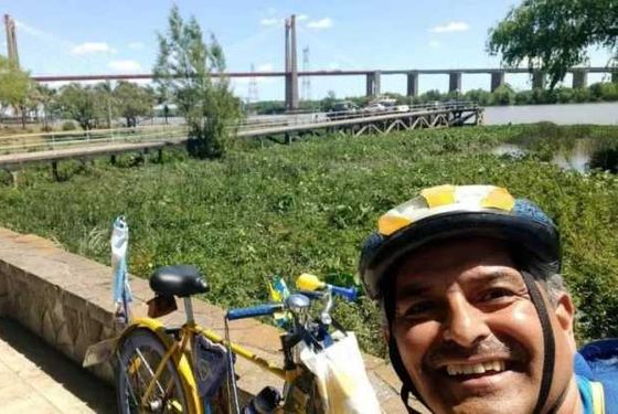 Darío Chaile, hincha de Boca que viaja en bicicleta hasta Brasil para la final de la Copa Libertadores