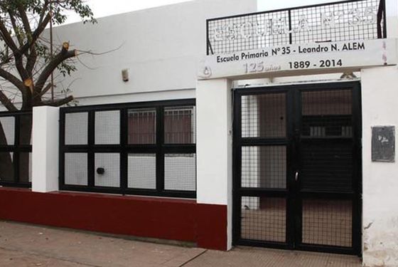 La Escuela Nº35 de Los Hornos sufrió un robo en el que se llevaron hasta la comida