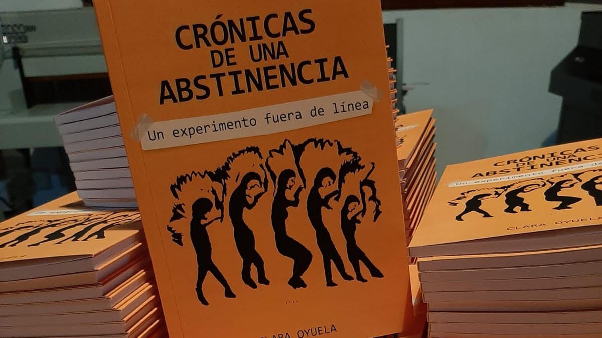 30 días sin redes sociales: hablamos con Clara Oyuela, autora de Crónicas  de una abstinencia | Infocielo